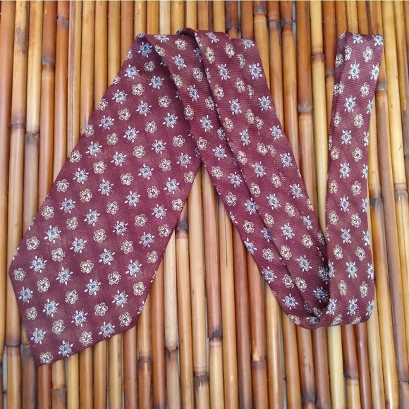 EUC COACH Maroon Floral w/Yellow, Tan & Blue Flowers 100% Silk Tie - Picture 1 of 10